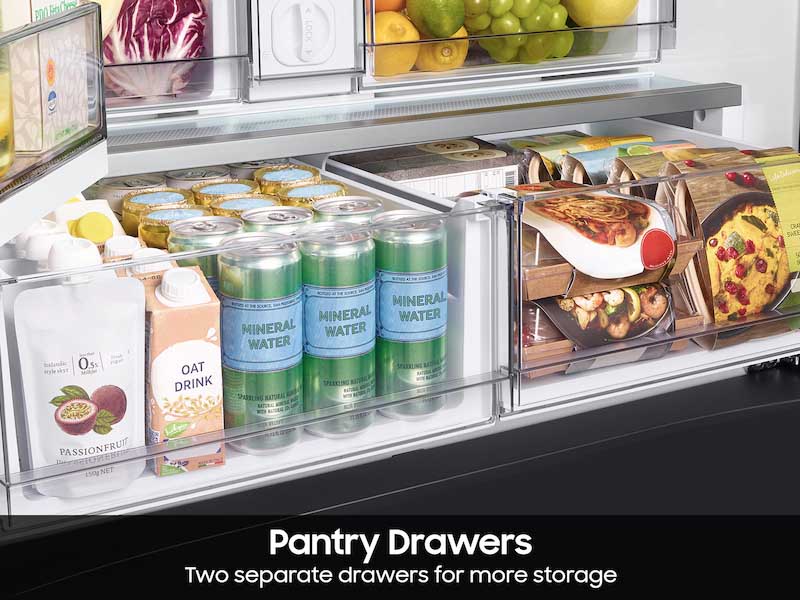 Bespoke 3-Door French Door Refrigerator (24 cu. ft.) with Beverage Center™ in Stainless Steel - Image 3