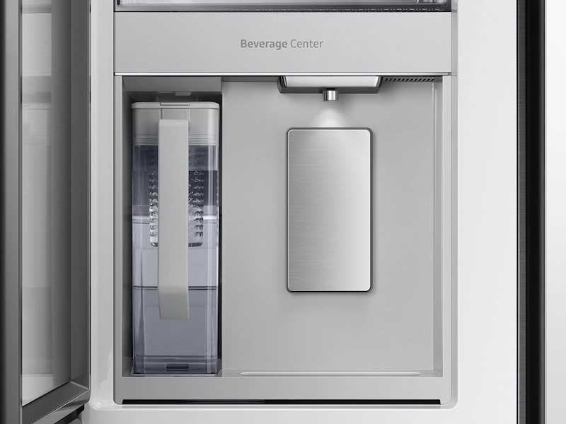 Bespoke 4-Door French Door Refrigerator (23 cu. ft.) with Beverage Center™ in White Glass - Image 5