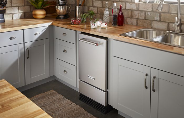 18" Automatic Ice Maker with Stainless Steel Finish - Image 5