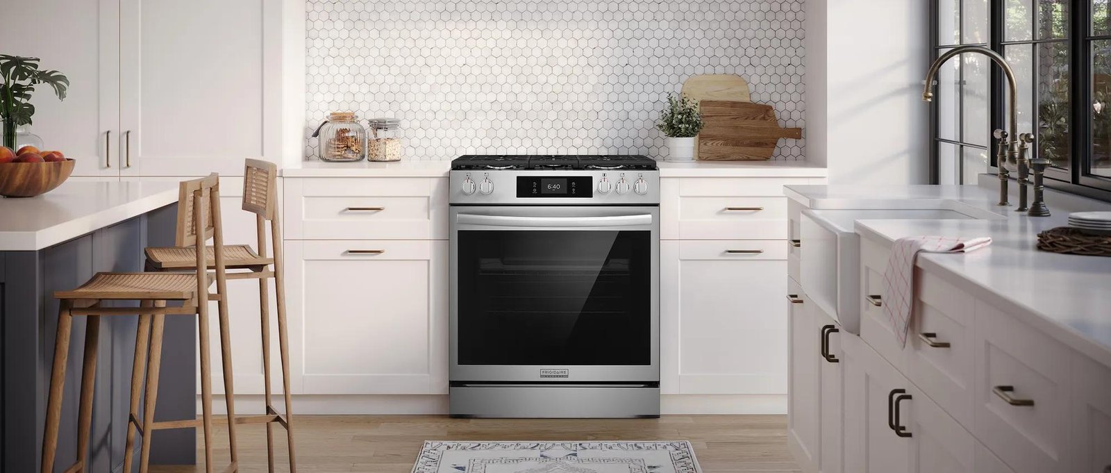 Frigidaire Gallery GCFG3070BF 30 Inch Front Control Gas Range, Stainless Steel